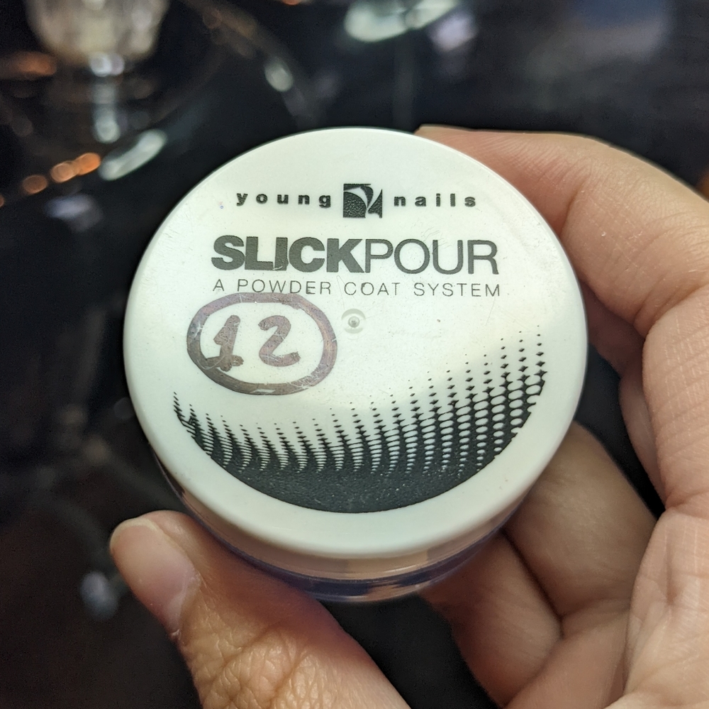 Slick Pour Powder